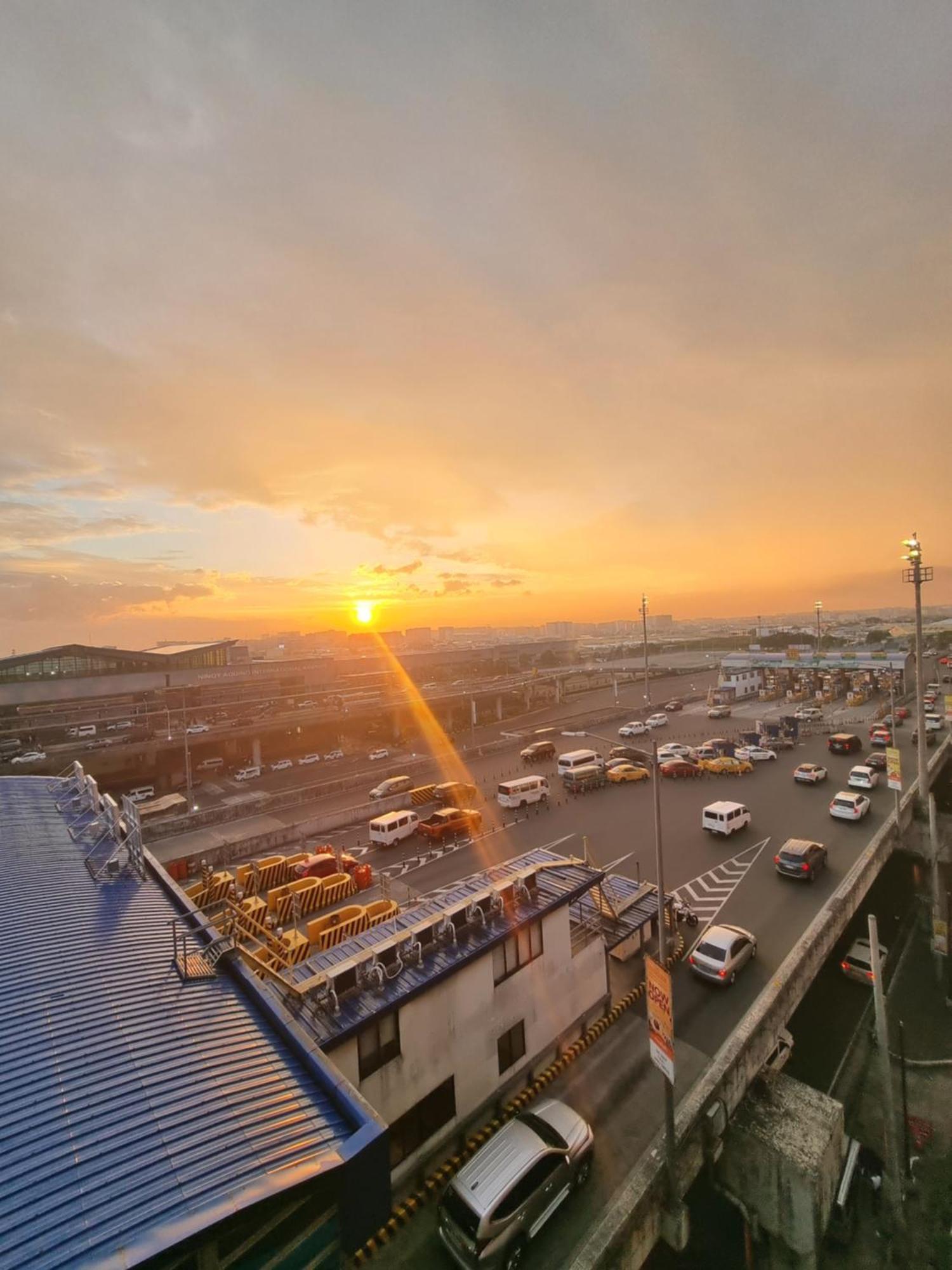 Palm Tree Condos Near Mnl Airport Terminal 3 By Elr Manila Luaran gambar